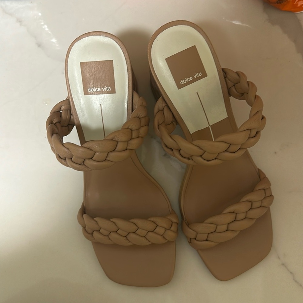 NEW Dolce Vita Sandals - Light Brown- Size 8.5